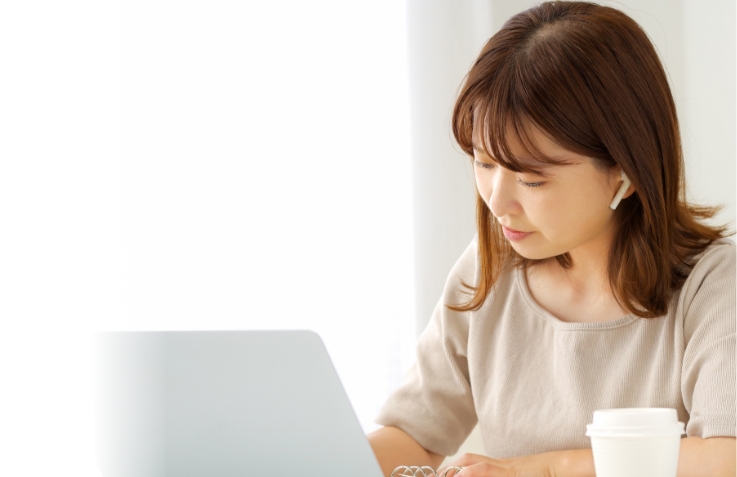 学習中の女性